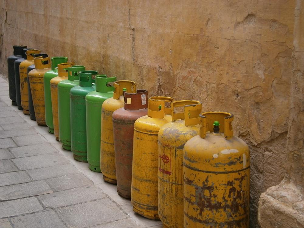 gas cylinder